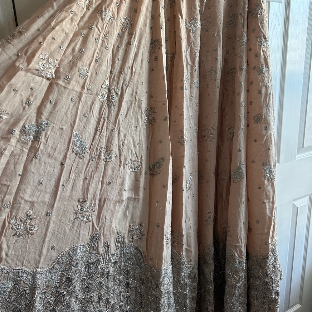 Pakistani/Indian bridal lengha - Picture 12 of 15